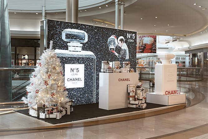Photography Portfolio by P-O-L-O: Chanel-2019-Christmas-Display-Chadstone-Display from Left-